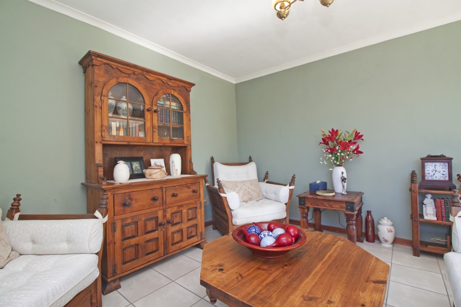 To Let 3 Bedroom Property for Rent in Glencairn Western Cape